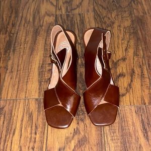 Casual brown heels